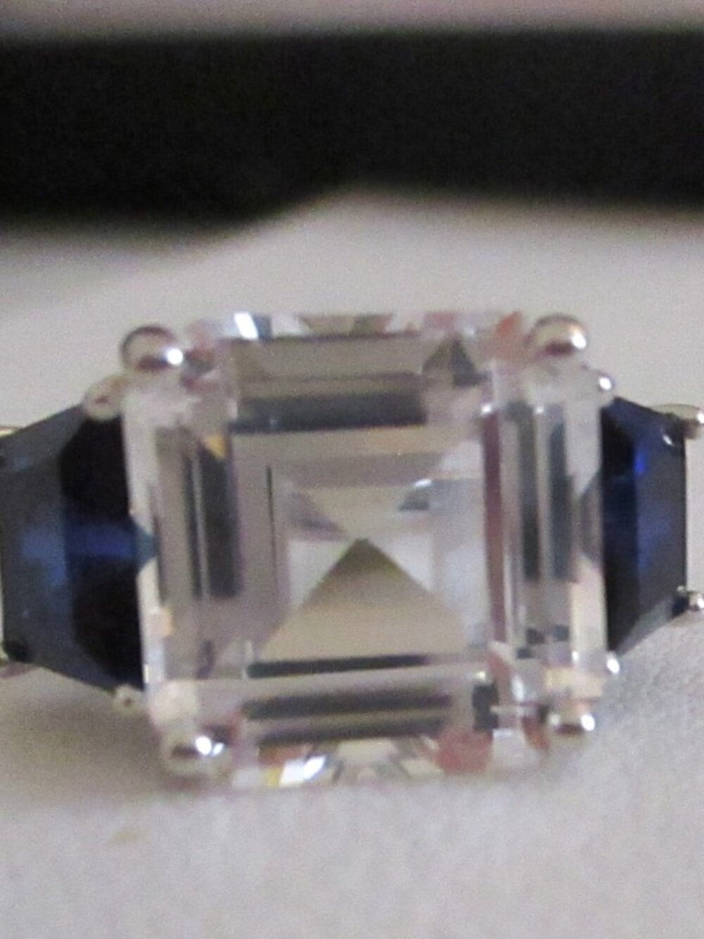 WHITE AND BLUE SAPPHIRE STERLING RING  NEW 8